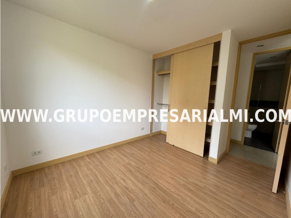 MARAVILLOSO APARTAMENTO EN ARRIENDO - SECTOR EL ESMERALDAL COD: 32733 — foto 4