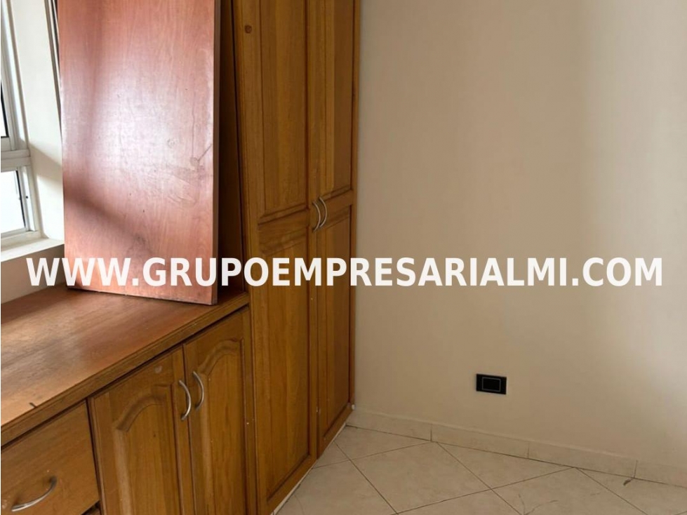 MARAVILLOSO APARTAMENTO EN ARRIENDO - SECTOR SANTA LUCIA COD: 33423 — foto 4
