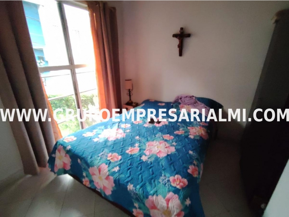 AMPLIA CASA EN VENTA - SECTOR BUENOS AIRES / MEDELLIN COD: 33695 — foto 6