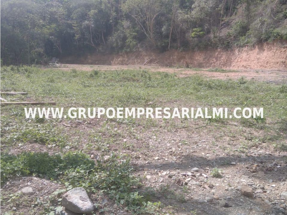 MARAVILLOSO LOTE EN VENTA - SECTOR SANTAFÉ DE ANTIOQUIA COD: 31086 - 3