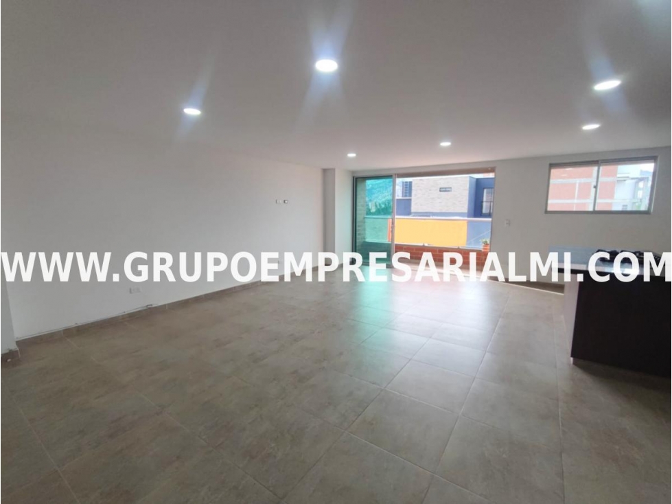 MARAVILLOSO PENTHOUSE EN VENTA - SECTOR SIMÓN BOLÍVAR COD: 32243 — foto 3