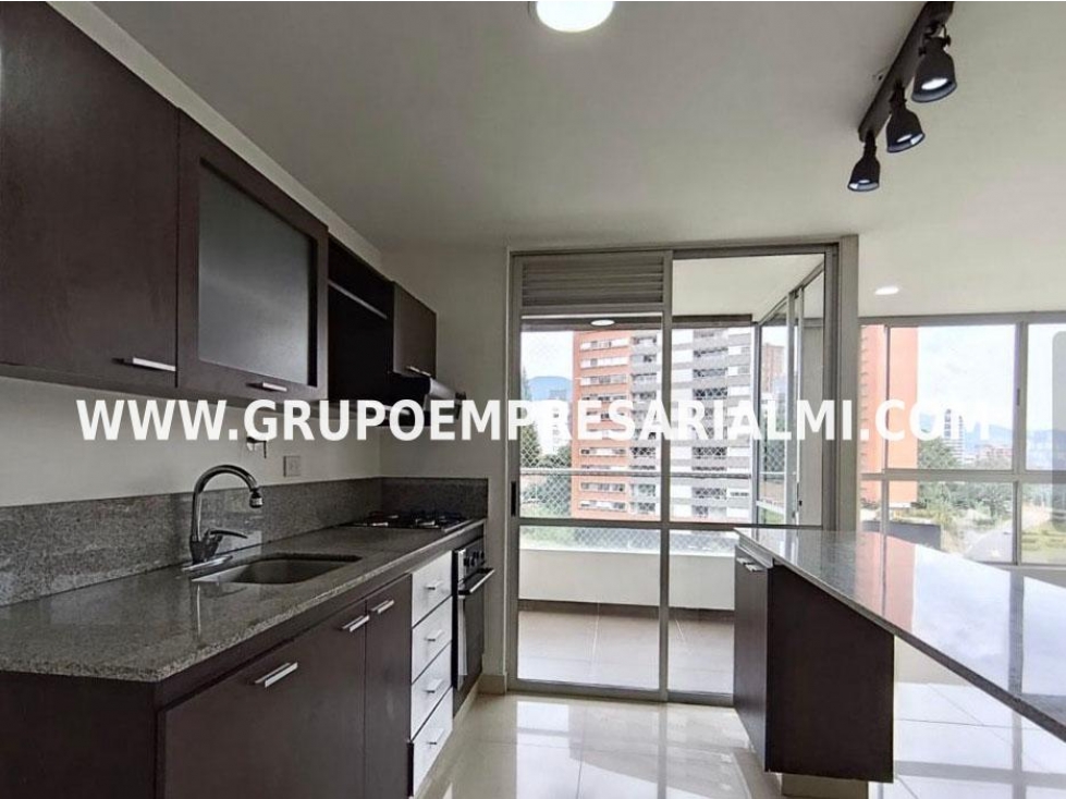 MARAVILLSO APARTAMENTO EN ARRIENDO - SECTOR LOS BALSOS COD: 33897 — foto 2
