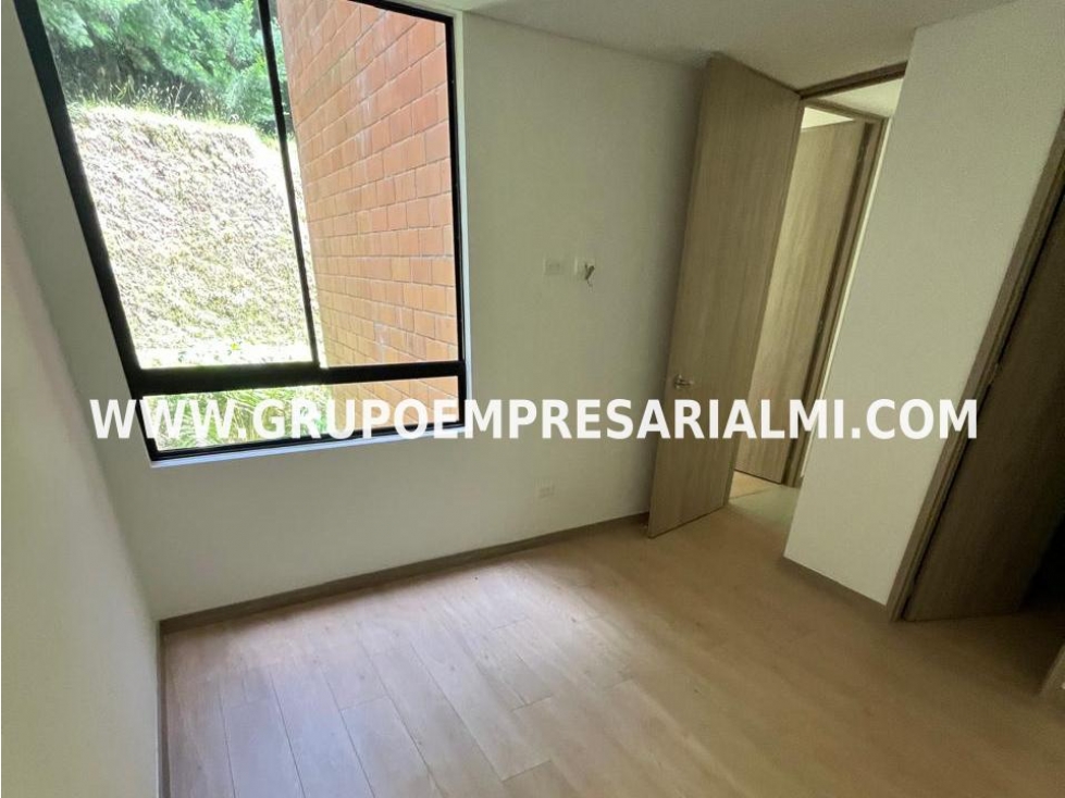 MARAVILLSO APARTAMENTO EN VENTA - SECTOR EL RETIRO COD: 32633 — foto 4
