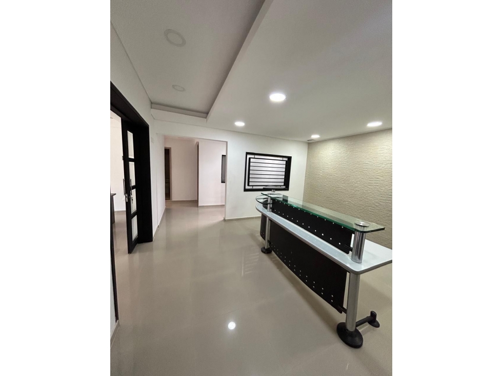 (MC-C) Oficina en 2do Piso Alquiler en Santa Mónica Cali - 2