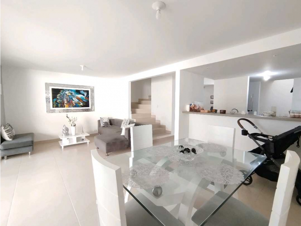 (MC)SE VENDE CASA EN CIUDAD COUNTRY