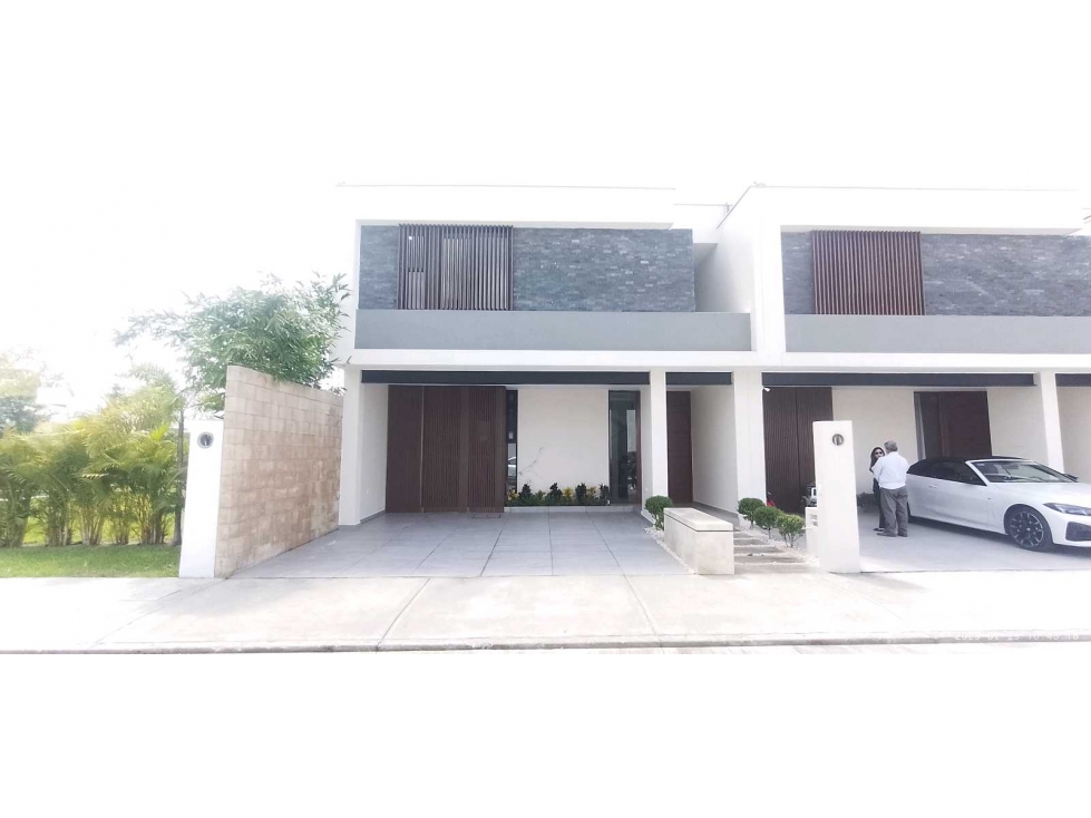 Casa en Venta 3 Recs. 3.5 Baños Cochera P/2 Autos Real Campestre — foto 2