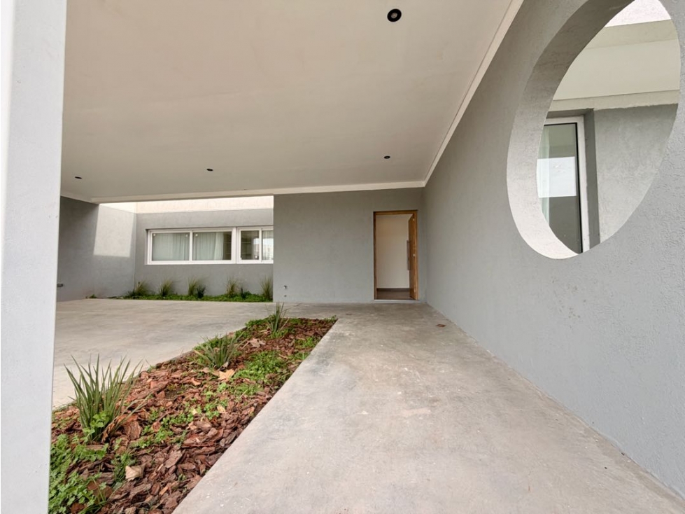 Moderna Casa 4 Ambientes en La Concepción, Luján| Acepta Permuta - 3