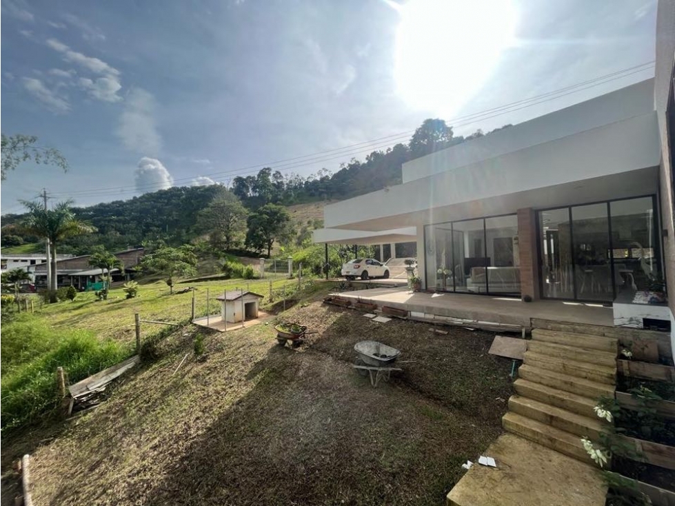 CASA CAMPESTRE DE UN NIVEL / COMBIA PEREIRA — foto 2