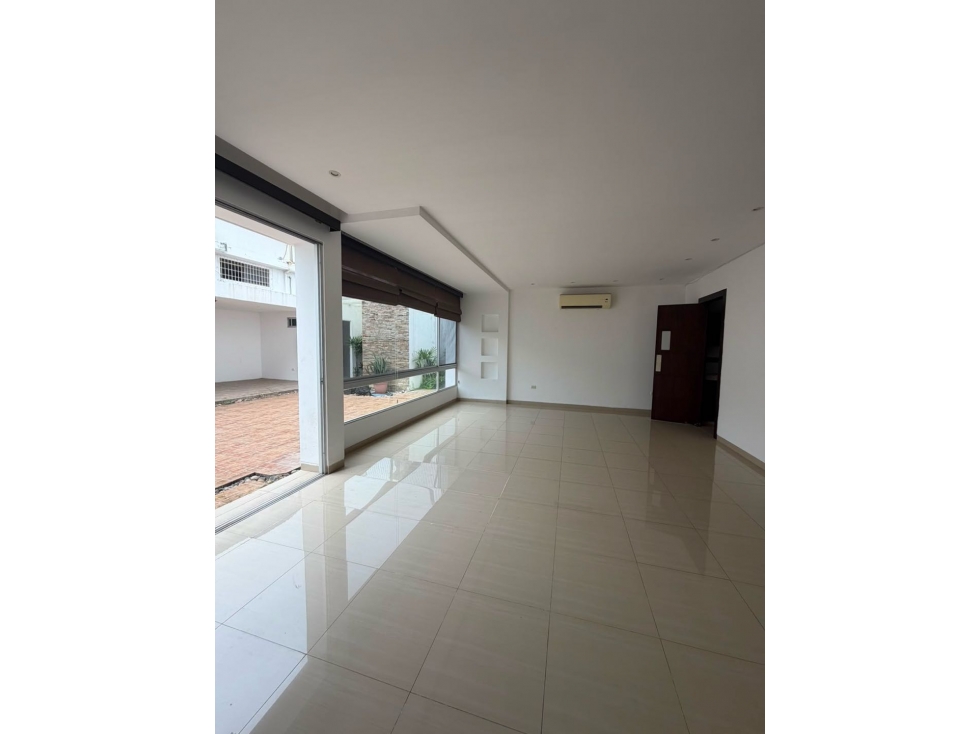 Moderna casa duplex - Puerto Azul