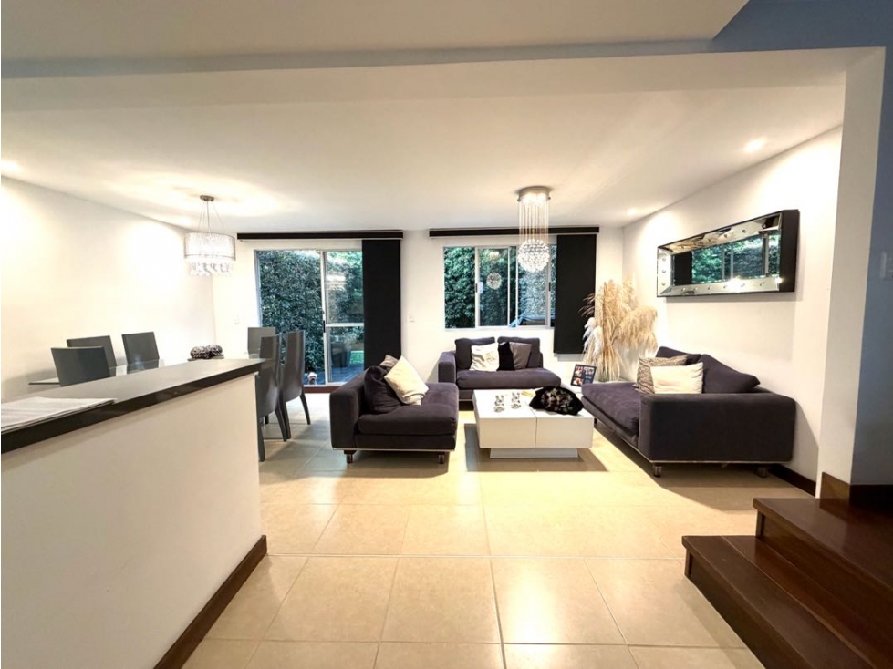 MODERNA CASA EN ENVIGADO | LA INTERMEDIA