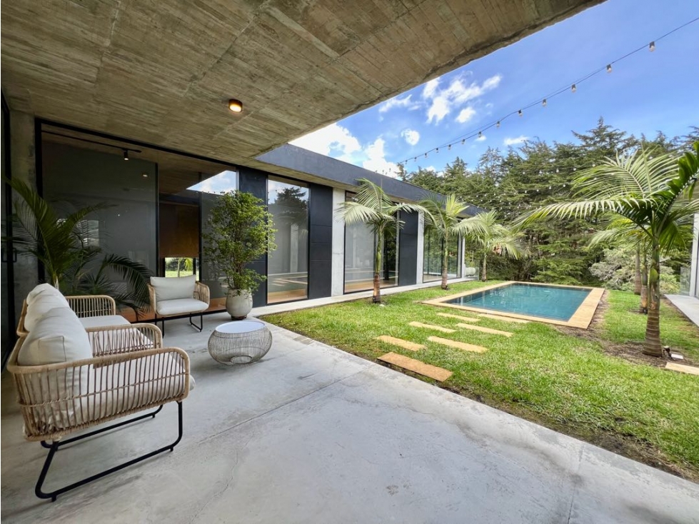 MODERNA CASA EN VENTA. ALTO DE PALMAS — foto 2
