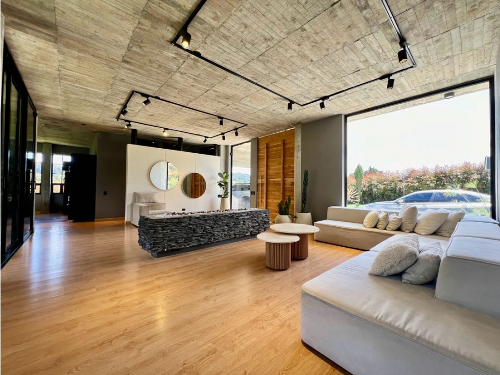 MODERNA CASA EN VENTA. ALTO DE PALMAS — foto 4