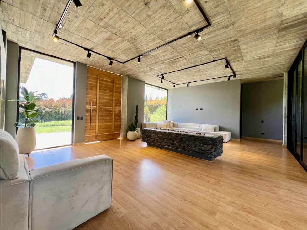 MODERNA CASA EN VENTA. ALTO DE PALMAS — foto 6