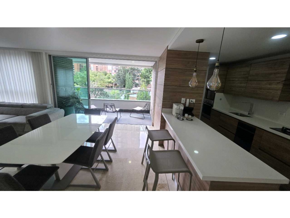 Venta de Apartamento en El Poblado - Castropol se vende amoblado