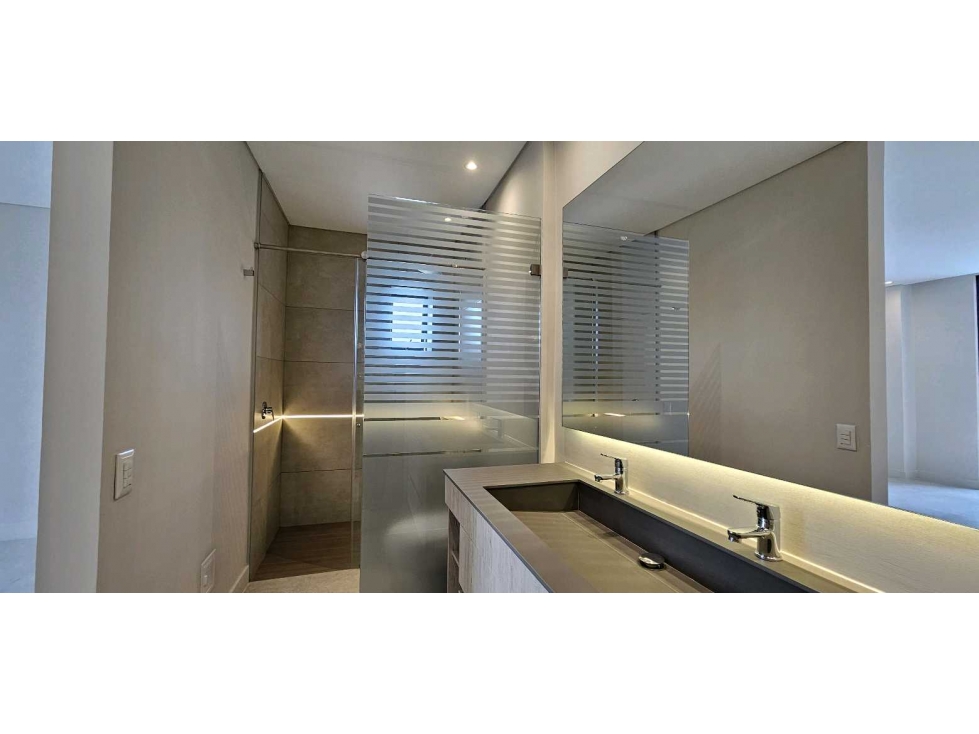 Moderno apartamento en venta en Cerritos. Ascensor directo a la sala. — foto 2