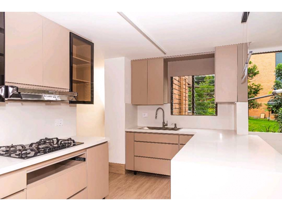 Moderno apartamento para la venta en exclusivo sector del Poblado — foto 2