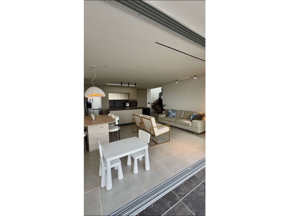 MODERNO PENTHOUSE EN ENVIGADO. LOMA LOS MESA