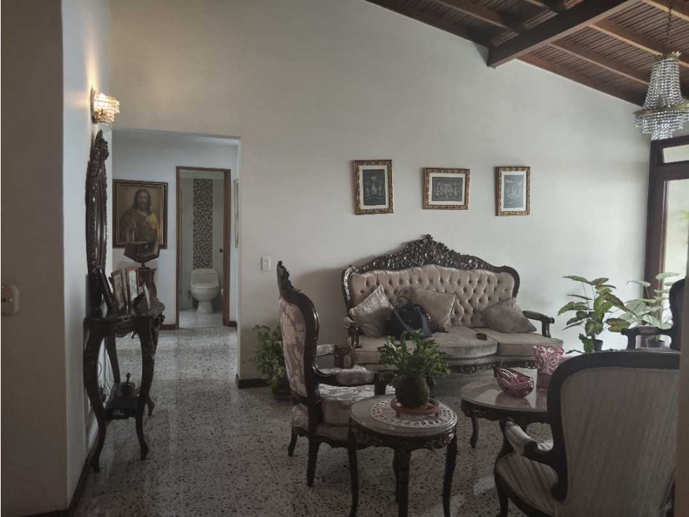 M.O.R Vende hermosa apartamento 135 m2 en Suramericana
