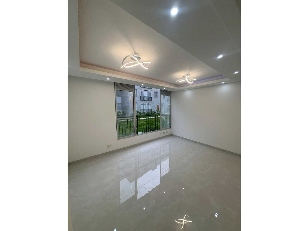 APARTEMENTO EN PRIMER PISO EN VENTA CONJUNTO NAPOLI EN LA ITALIA — foto 2