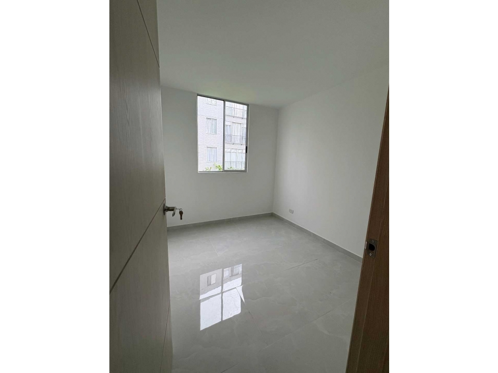 APARTEMENTO EN PRIMER PISO EN VENTA CONJUNTO NAPOLI EN LA ITALIA — foto 4