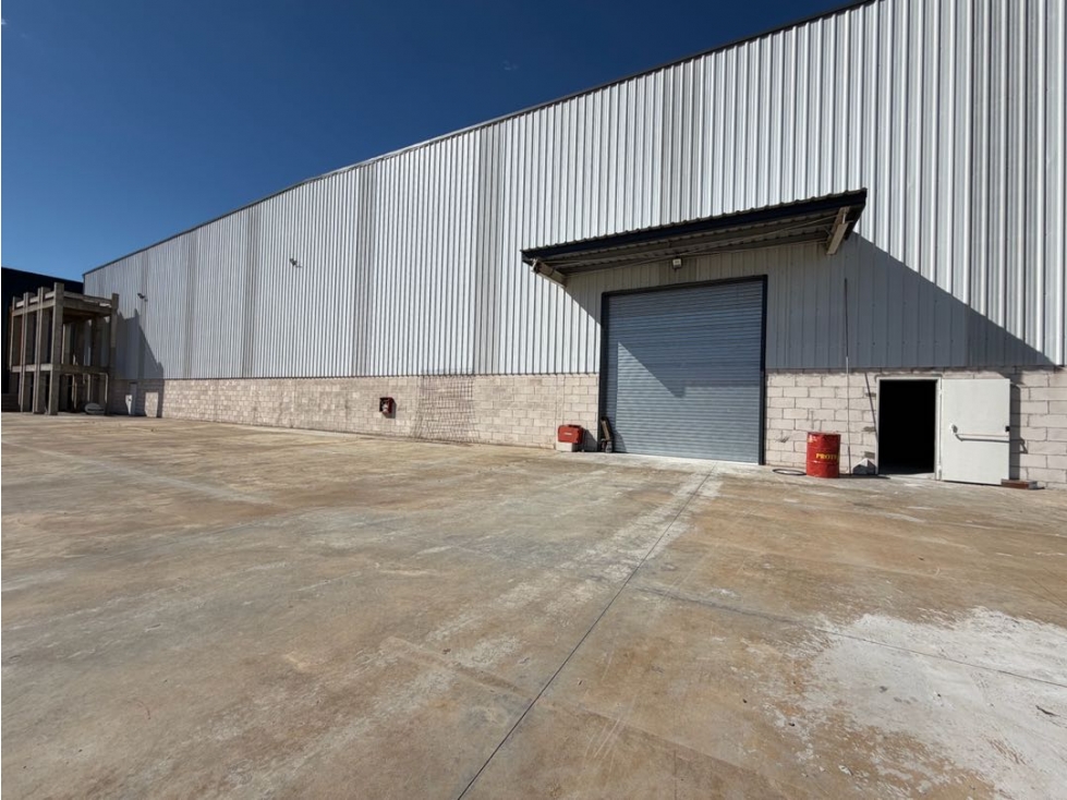 Nave Industrial en Alquiler 5.278 m2 Parque Industrial Ruta 6 - 2