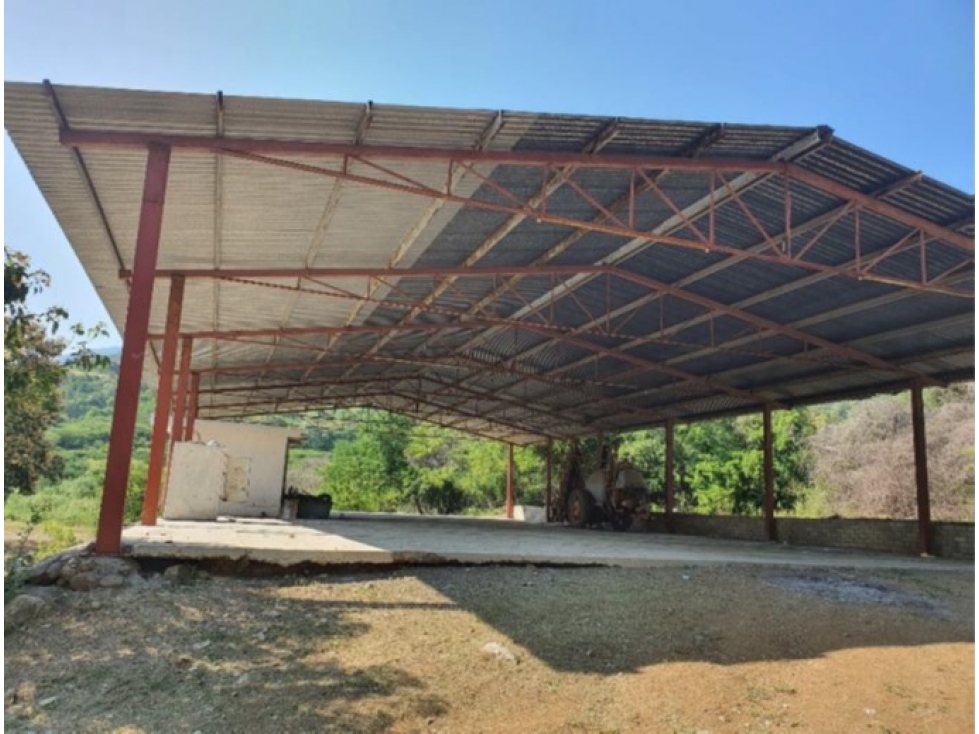 Nave Industrial y Terreno Agrícola en Venta - Colima 40,687 m² - 5