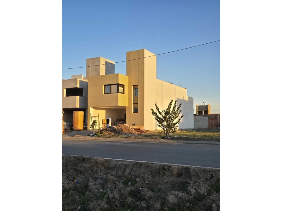 NOBU TOWN - Amplio Dúplex! 3 dorm, 3 baños, cochera! — foto 2