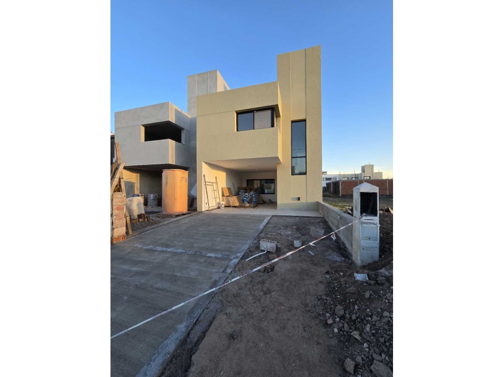 NOBU TOWN - Amplio Dúplex! 3 dorm, 3 baños, cochera! — foto 3