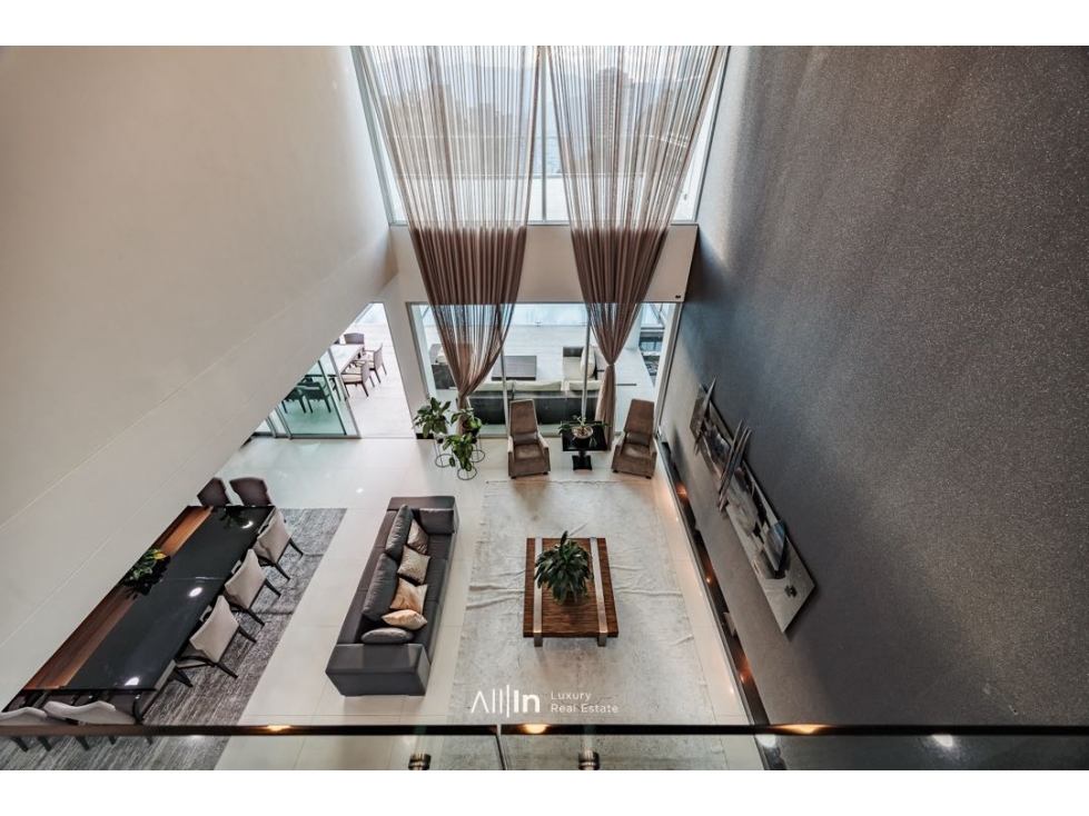 HERMOSA CASA EN VENTA CON PISCINA EN BALSOS - MEDELLIN — foto 3