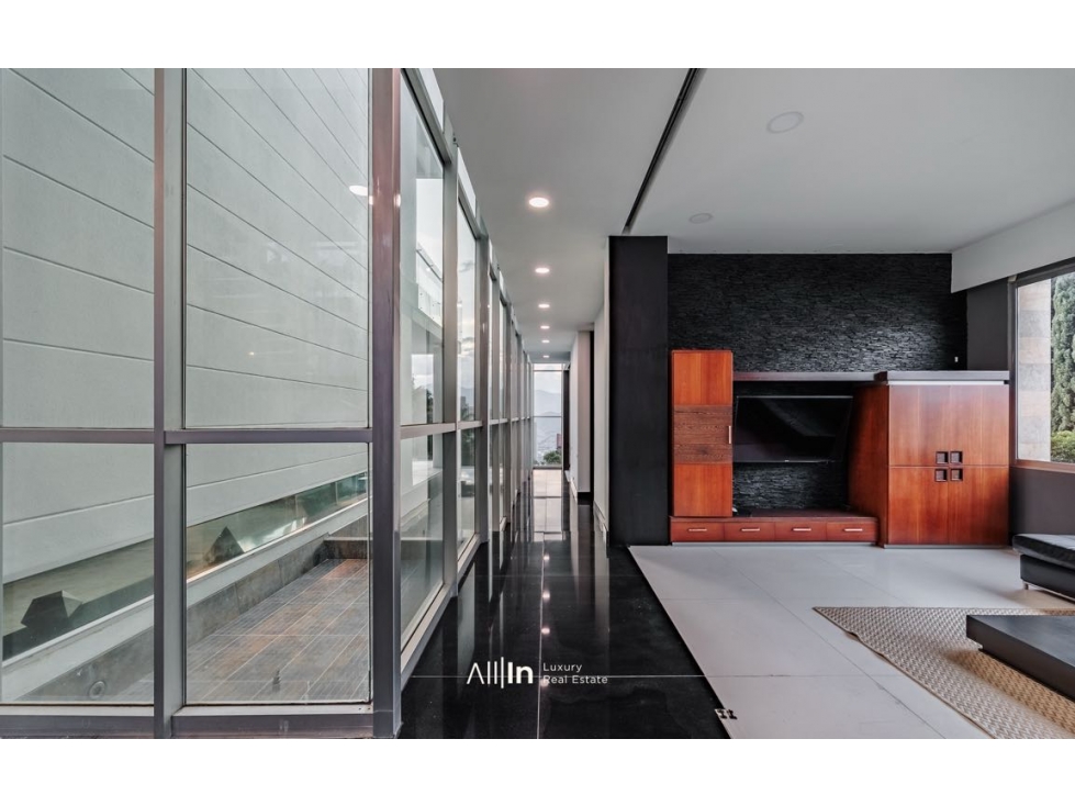 HERMOSA CASA EN VENTA CON PISCINA EN BALSOS - MEDELLIN — foto 5