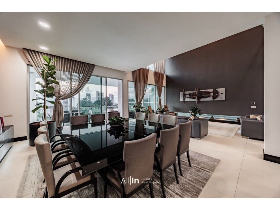 HERMOSA CASA EN VENTA CON PISCINA EN BALSOS - MEDELLIN — foto 6