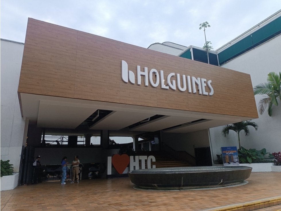 OF 403 TR VALLE DEL LILI HOLGUINES TRADE CENTER CR 100 11 60 /90 CR 1