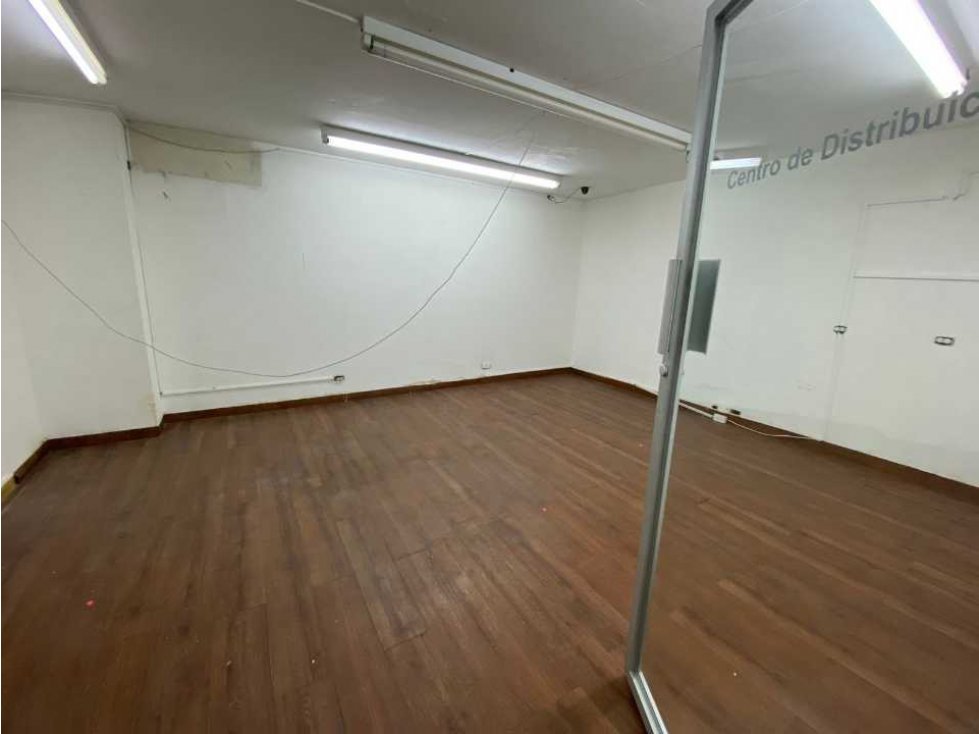 ¡Oferta! Se alquila amplia y cÃ³moda oficina en calle 50 de 300 mts — foto 6