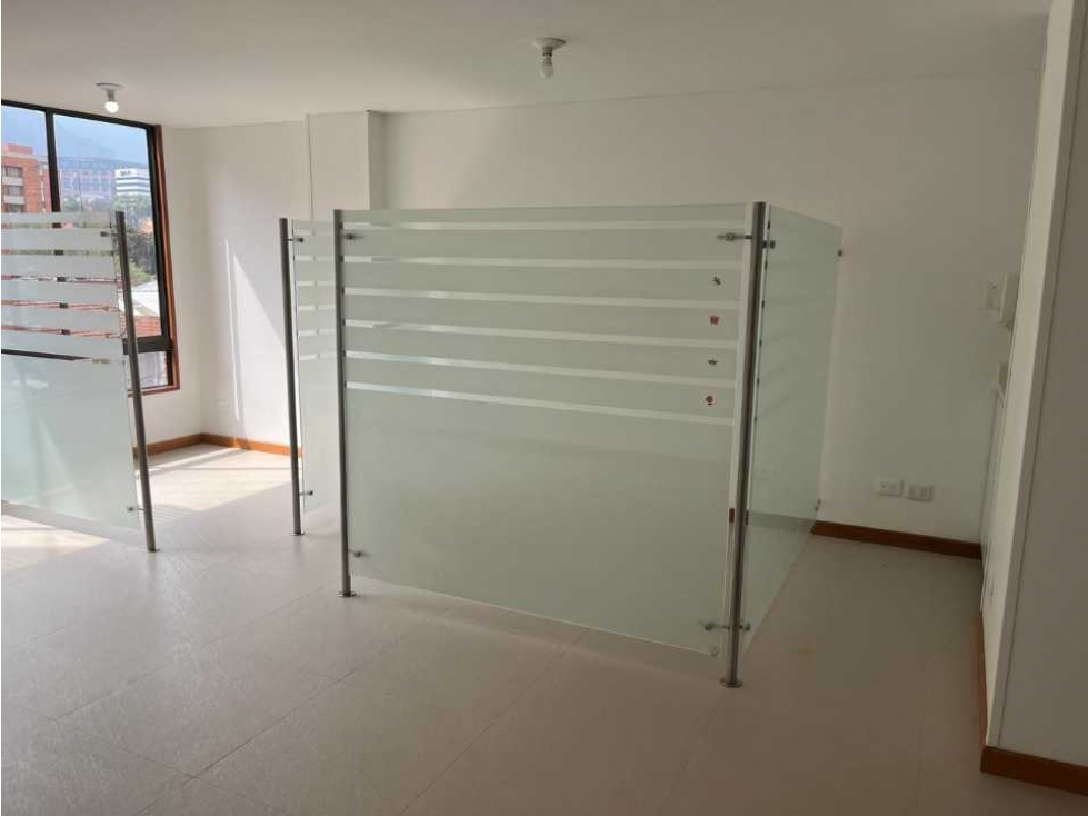 OFICINA 40m EL LAGO BOGOTA