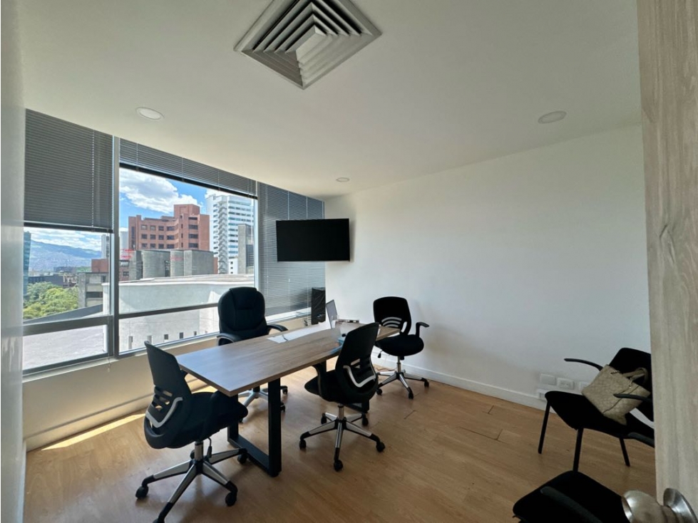 Oficina 50 m2 en San Fernando Plaza - El Poblado Medellín