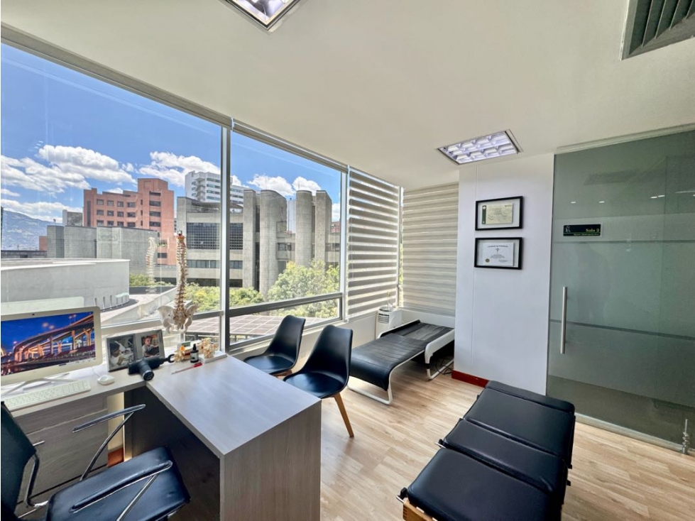 Oficina 82 m2 en San Fernando Plaza - El Poblado Medellín
