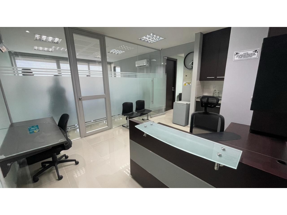 Oficina amoblada en venta mix via 40