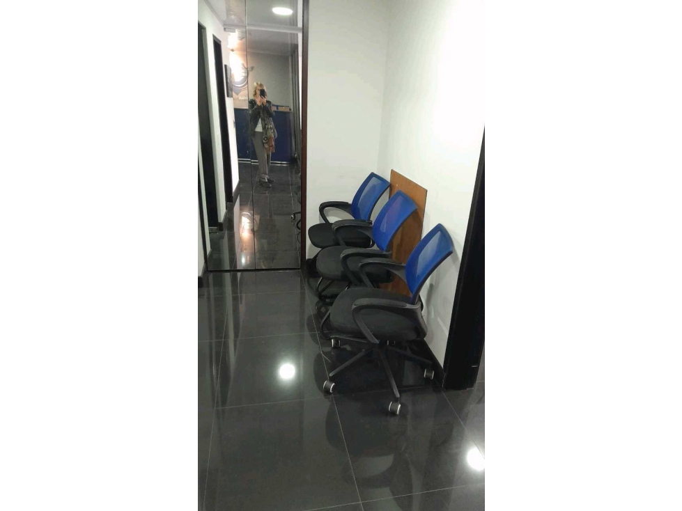 Oficina arriendo centro la 93 — foto 3