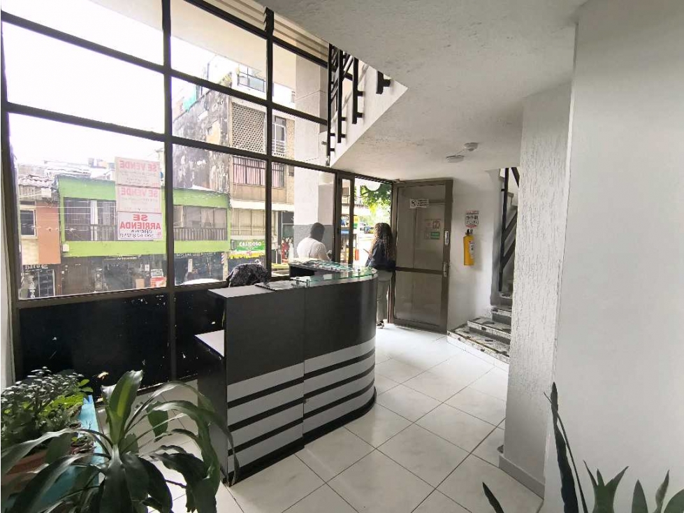OFICINA ARRIENDO PARQUE SUCRE PISO 1