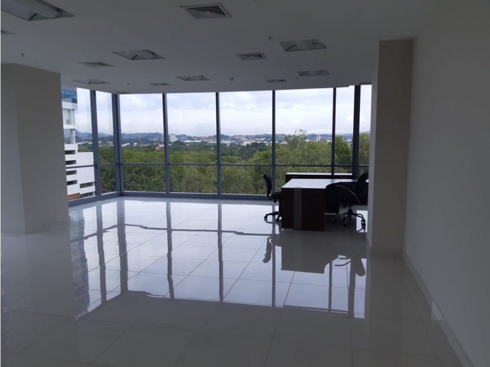 OFICINA DE 90 M2 EN COSTA DEL ESTE, TORRE BOULEVARD