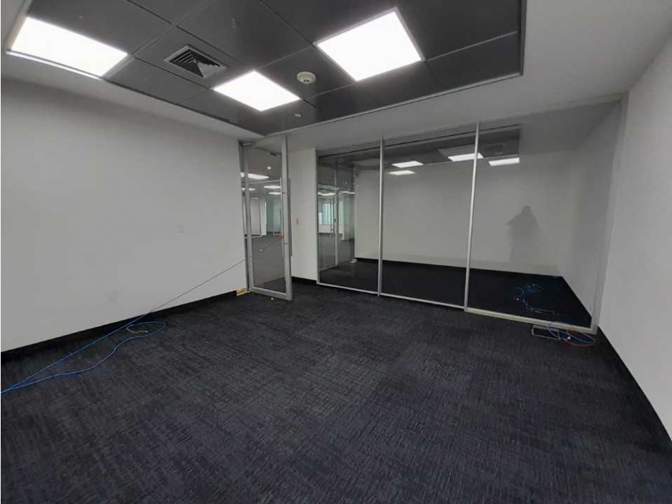 OFICINA DE 501 M2 MANTENIMIENTO INCLUIDO TORRE LAS AMERICAS