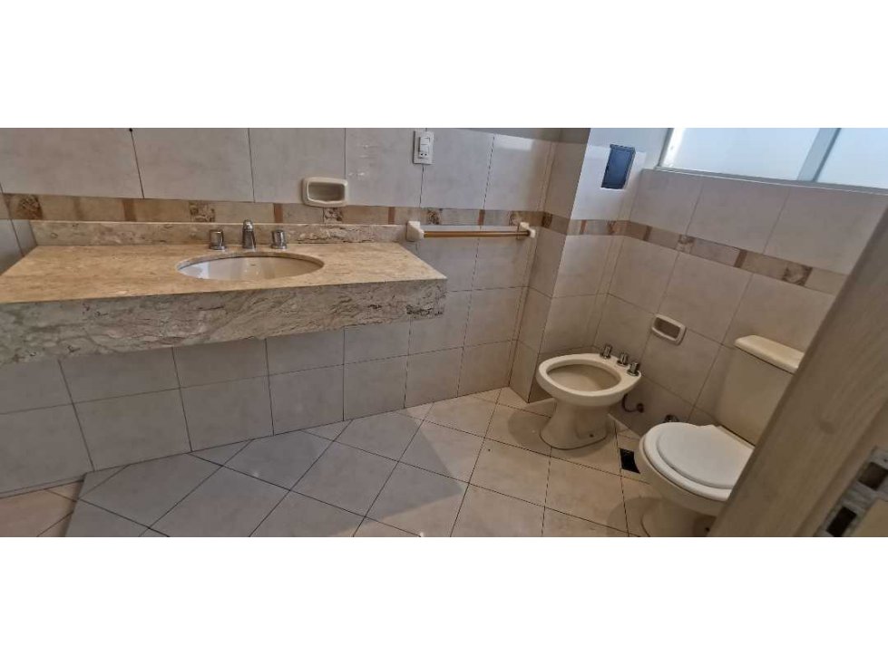 Oficina de 5 ambientes con 130m2 en Villa Morra - todo el piso 3 - 6