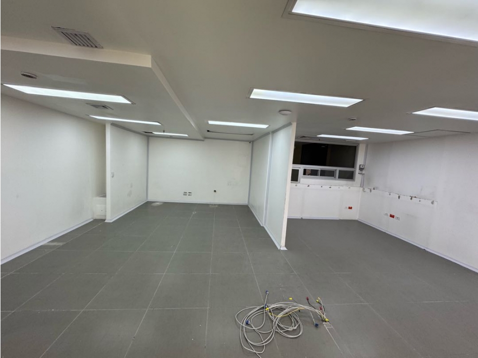 OFICINA DISPONIBLE EN LA AGUACATALA PARA ARRIENDO — foto 3