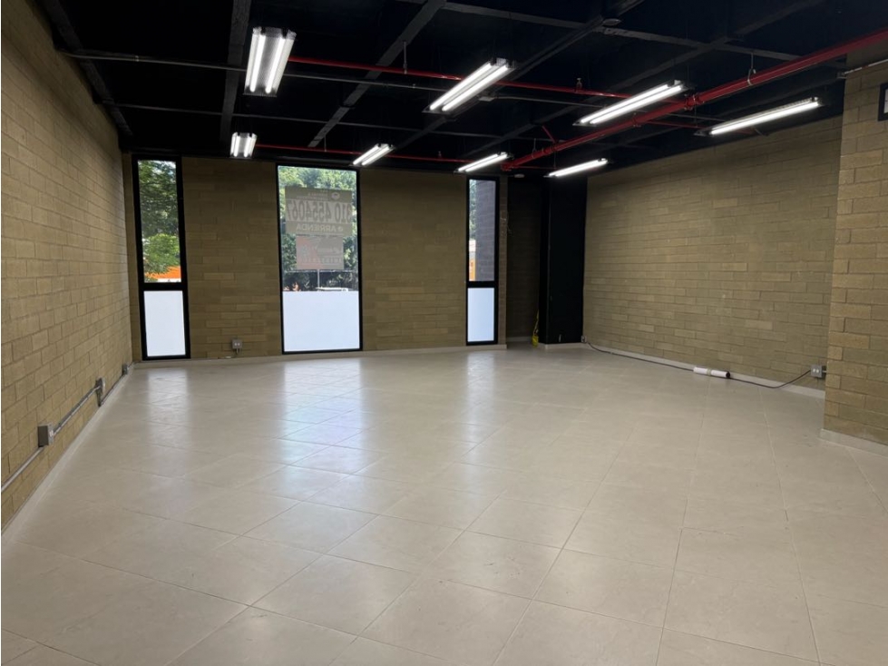 OFICINA DISPONIBLE EN LA AGUACATALA PARA ARRIENDO — foto 4