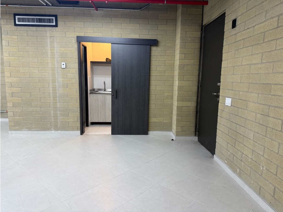 OFICINA DISPONIBLE EN LA AGUACATALA PARA ARRIENDO — foto 6