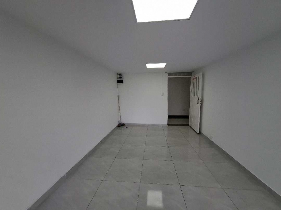 OFICINA DISPONIBLE PARA RENTA CENTRO DE ARMENIA