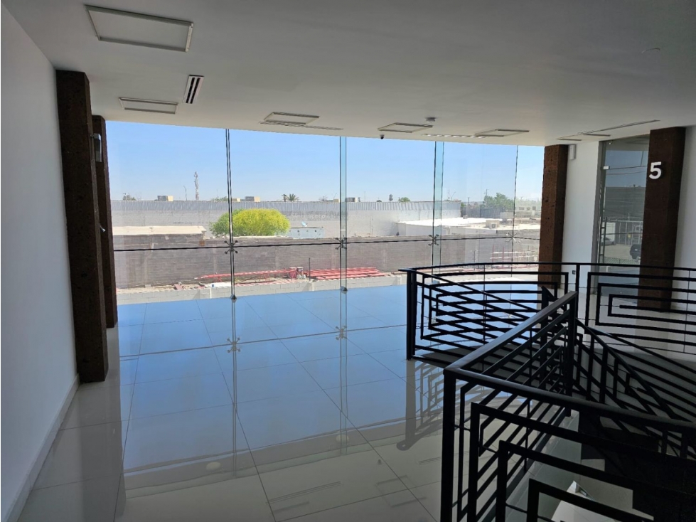 Oficina en Venta de 80 m² en Edificio Ejecutivo de Cd. Juárez Chih. - 1