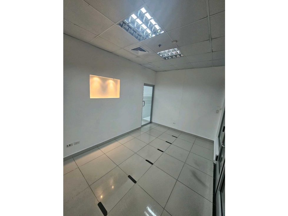 OFICINA EN OBARRIO PH OFFICE ONE 110.50M2 CON DIVISIONES — foto 4