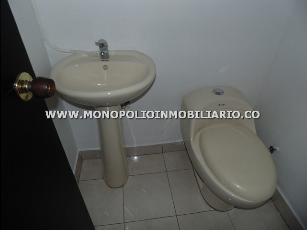 OFICINA EN ARRENDAMIENTO - EL POBLADO VILLA CARLOTA COD: 9860 - 4