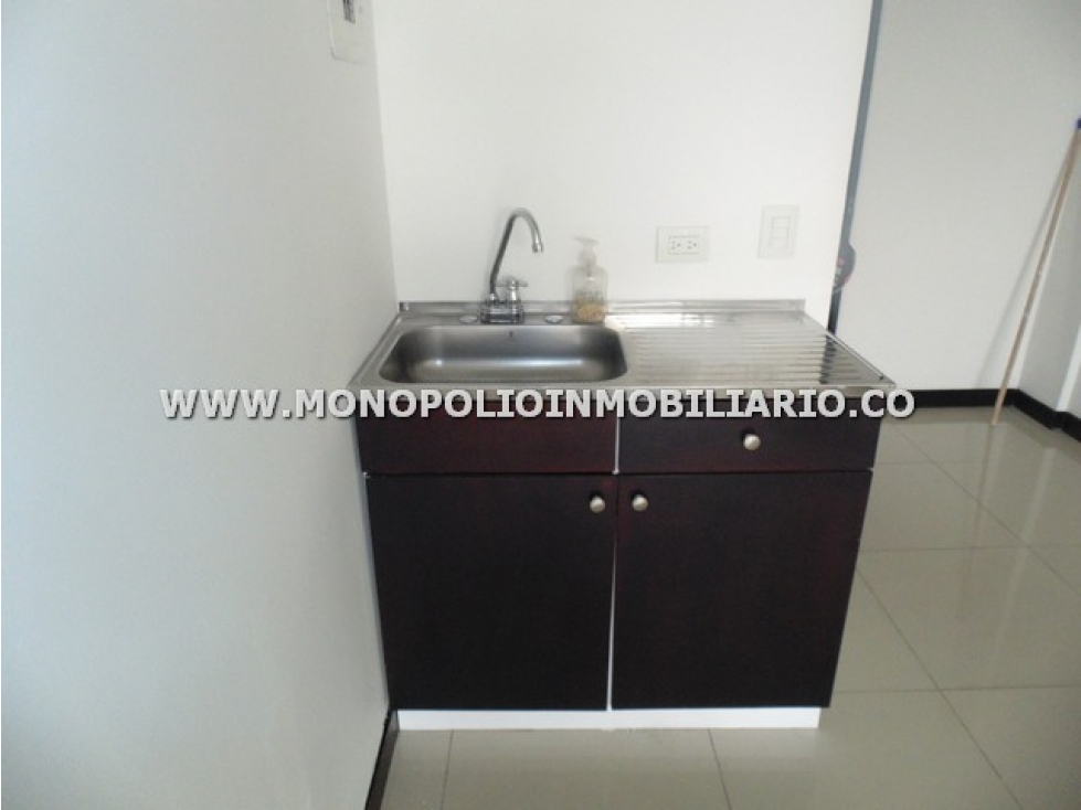 OFICINA EN ARRENDAMIENTO - EL POBLADO VILLA CARLOTA COD: 9860 - 3
